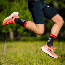 CALCETINES DE RUNNING #PARTYRUN Unisex - KAMUABU Color NEGRO/ROJO De 23CM -Ropa Deportiva Tienda calcetines de running partyrun unisex kamuabu color negrorojo de 23cm 4