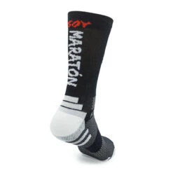 CALCETINES DE RUNNING #SOYMARATON Unisex - KAMUABU Color NEGRO De 23CM