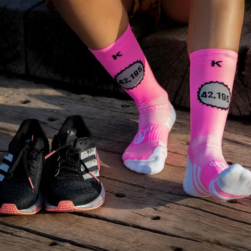 CALCETINES DE RUNNING #SOYMARATON Unisex - KAMUABU Color ROSA 23cm De 1 Hilo 4 CALCETINES DE RUNNING #SOYMARATON Unisex - KAMUABU Color ROSA 23cm De 1 Hilo - Imagen 4