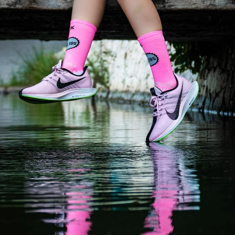 CALCETINES DE RUNNING #SOYMARATON Unisex - KAMUABU Color ROSA 23cm De 1 Hilo 5 CALCETINES DE RUNNING #SOYMARATON Unisex - KAMUABU Color ROSA 23cm De 1 Hilo - Imagen 5