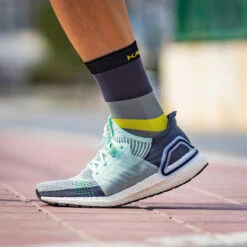 CALCETINES KAMUABU FRANJAS GRIS-NEGRO -Ropa Deportiva Tienda calcetines kamuabu franjas gris negro 4