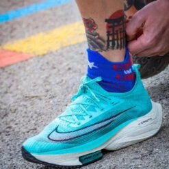 CALCETINES RUNNING TOBILLEROS #COMOUNACABRA Unisex KAMUABU Azul/rojo -Ropa Deportiva Tienda calcetines running tobilleros comounacabra unisex kamuabu azulrojo 4