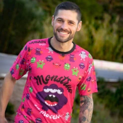 CAMISETA DE RUNNING #MONSTRUOS Para HOMBRE - KAMUABU Color ROSA 110grs -Ropa Deportiva Tienda camiseta de running monstruos para hombre kamuabu color rosa 110grs 3