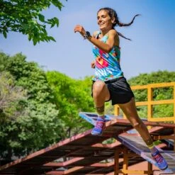 CAMISETA DE RUNNING #PINEAPPLE Para MUJER - KAMUABU Color Azul De Tirantes -Ropa Deportiva Tienda camiseta de running pineapple para mujer kamuabu color azul de tirantes 3