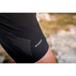 Pantalón Corto Trail Running Hombre Negro -Ropa Deportiva Tienda pantalon corto trail running hombre negro 3